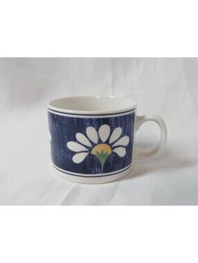 Oneida Spring Daisy Mugs Set of 4 Blue White Floral Coffee Cups Vintage 2-3/4"